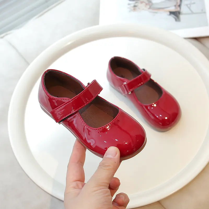 Children's Leather Shoes 2025 New Spring Autumn Girls Princess Shoes Fashion Glossy PU Red Kids Causal Ballet Flat Shoes Simple