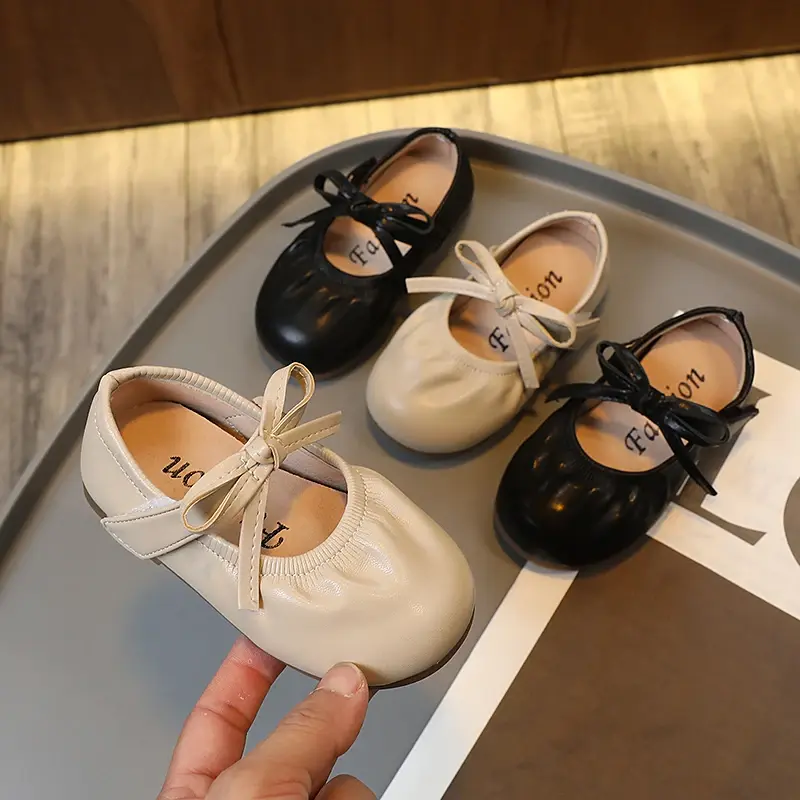 Girls Flats Shoes 2025 Fashion Children's Retro Bow Shoes Kids Soft Sole Pleated Casual Shoes for Party Wedding Japanese Style