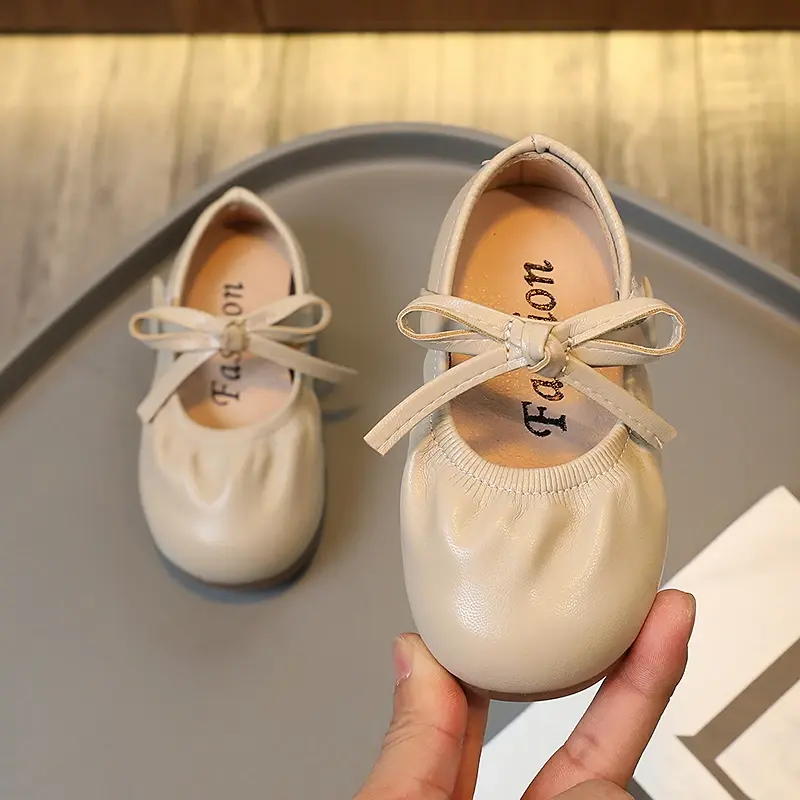 Girls Flats Shoes 2025 Fashion Children's Retro Bow Shoes Kids Soft Sole Pleated Casual Shoes for Party Wedding Japanese Style