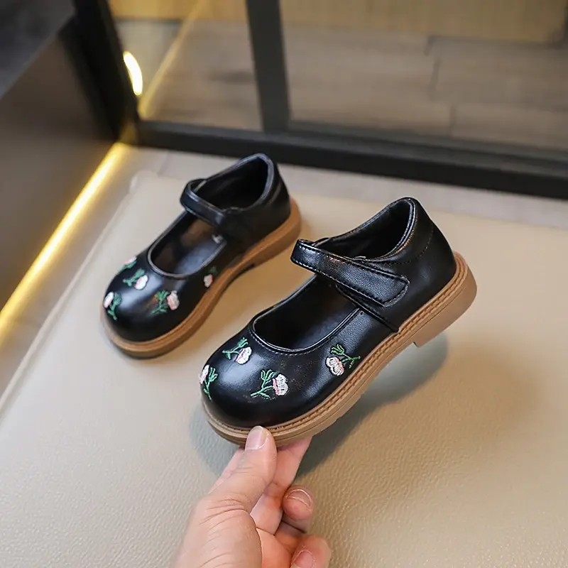 Girls Leather Shoes Embroidery Flowers Princess Sweet Kids National Style Flats Children's Flat Mary Janes Soft Dress Shoes Soft