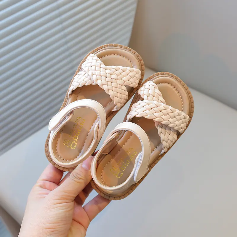 Toddlers Girls Sandals Kids Princess Beach Shoes 2025 Brand New Cross Tied Weave Style Fashion Children Summer Sandals Soft Cute