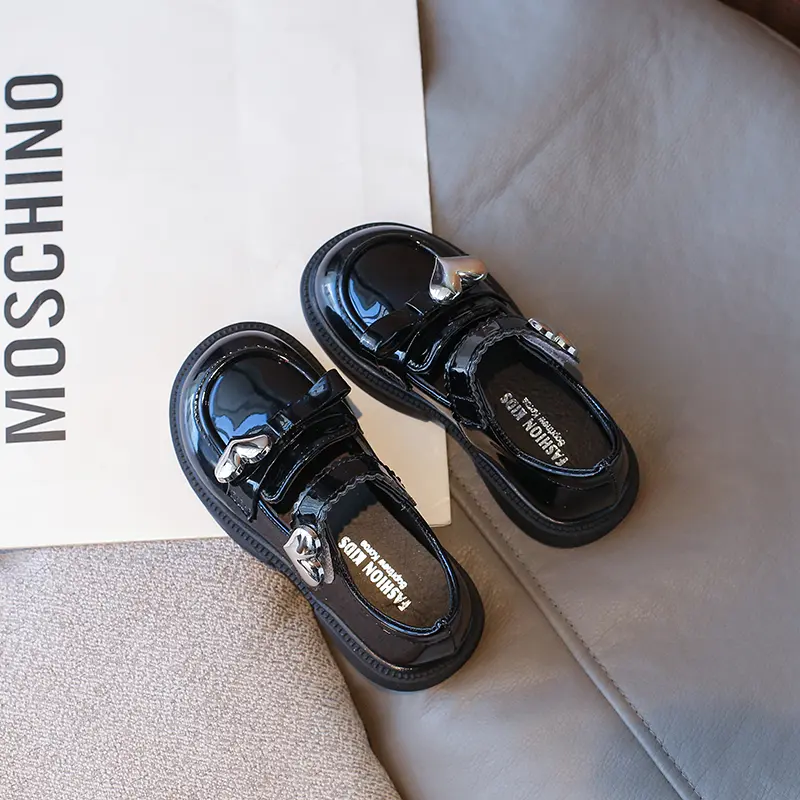 Children's Leather Shoes Glossy Black School Girl Shoes Fashion Autumn New Love Kids Princess Causal Mary Jane Shoes Sweet Chic