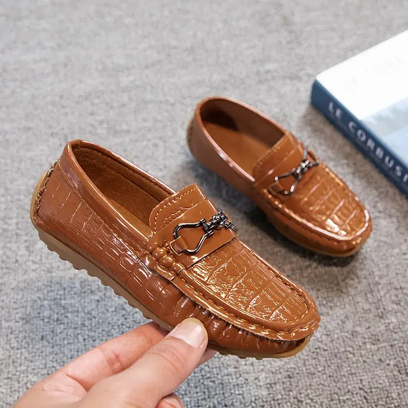 Boys Leather Shoes Round-toe Flat Soft Kids Fashion Casual Loafers Glossy Metal Buckle Children Moccasins Non-slip Britain Style