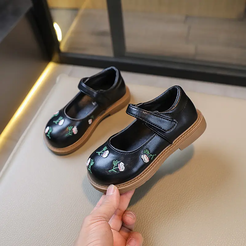 Girls Leather Shoes Embroidery Flowers Princess Sweet Kids National Style Flats Children's Flat Mary Janes Soft Dress Shoes Soft