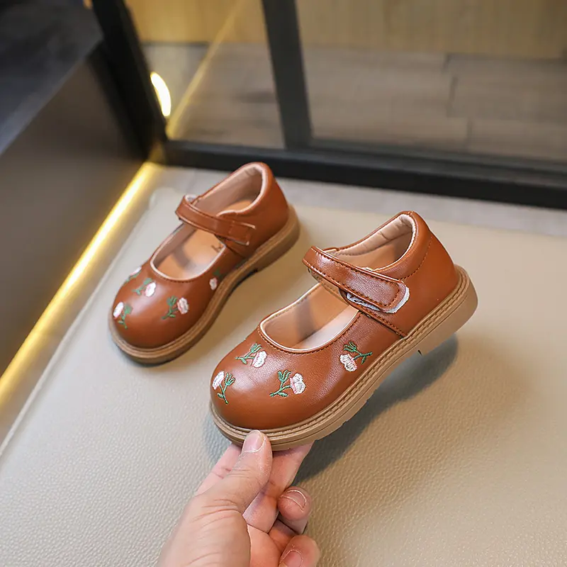 Girls Leather Shoes Embroidery Flowers Princess Sweet Kids National Style Flats Children's Flat Mary Janes Soft Dress Shoes Soft