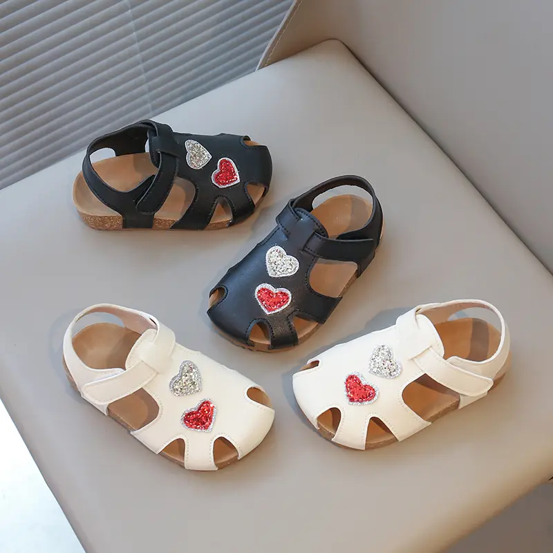 Little Girls Summer Sandals Princess Sweet with Heart Deco Toe-covered Peep Toe Fashion 2025 Brand New Kids Beach Shoes Soft Hot