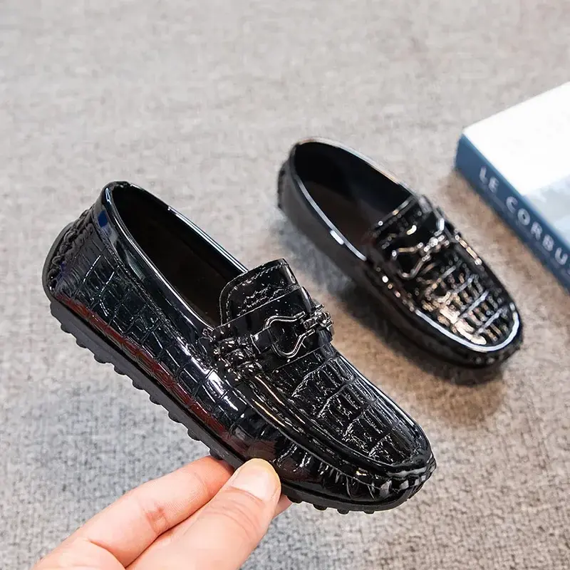 Boys Leather Shoes Round-toe Flat Soft Kids Fashion Casual Loafers Glossy Metal Buckle Children Moccasins Non-slip Britain Style
