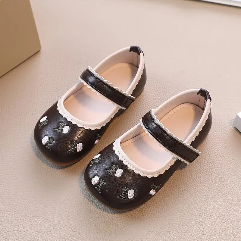 Baby Girls Leather Shoes Kids Casual Flats Children Casual Shoes with Embroidery Flowers Sweet Princess Soft Wedding Party Flats
