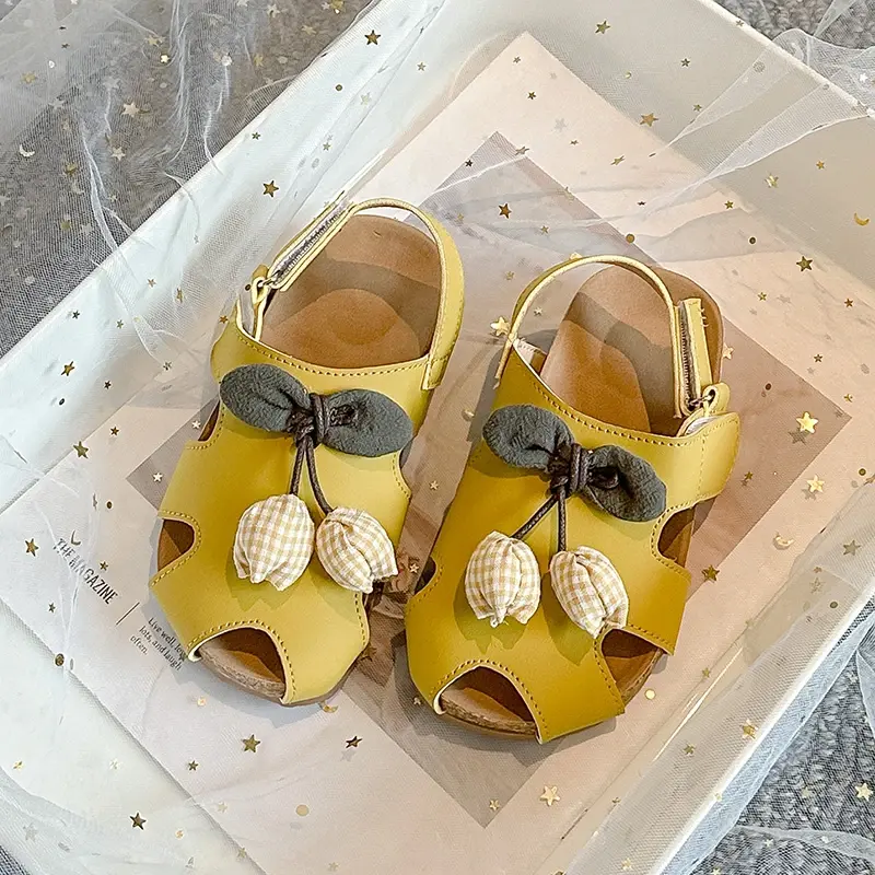 2025 Children Sandals for Girls Summer New Fashion Korean Style Soft Bottom Anti-slippery Versatile Cut-outs Princess Beach Shoe