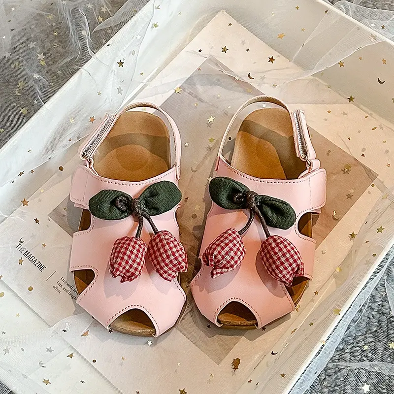 2025 Children Sandals for Girls Summer New Fashion Korean Style Soft Bottom Anti-slippery Versatile Cut-outs Princess Beach Shoe