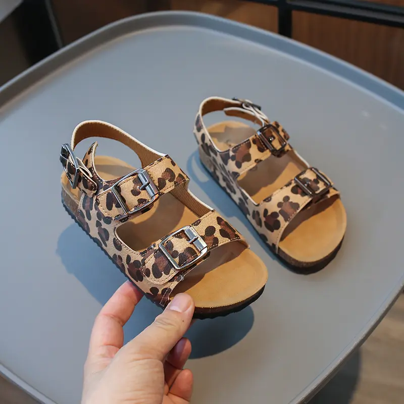 Fashion Kids Summer Sandals for Boys Girls Medium Big Children Beach Sandals Open Toes Leopard Prints Hot Sale Classic Buckle