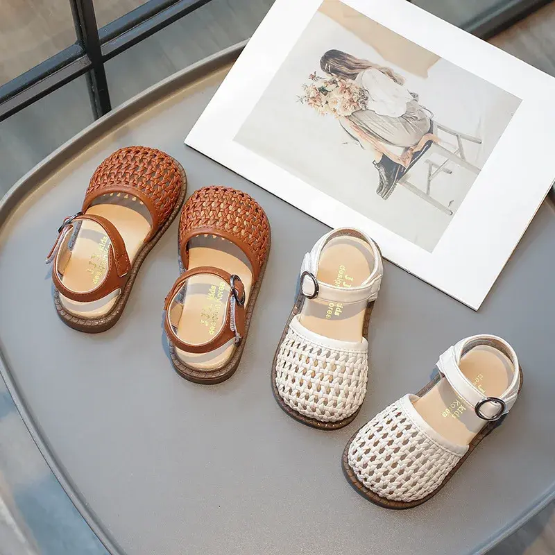 Kids Sandals for Girls Summer Princess Solid Color Cut-outs Flat Sandals Fashion Causal Children Toe-capped School Beach Sandals