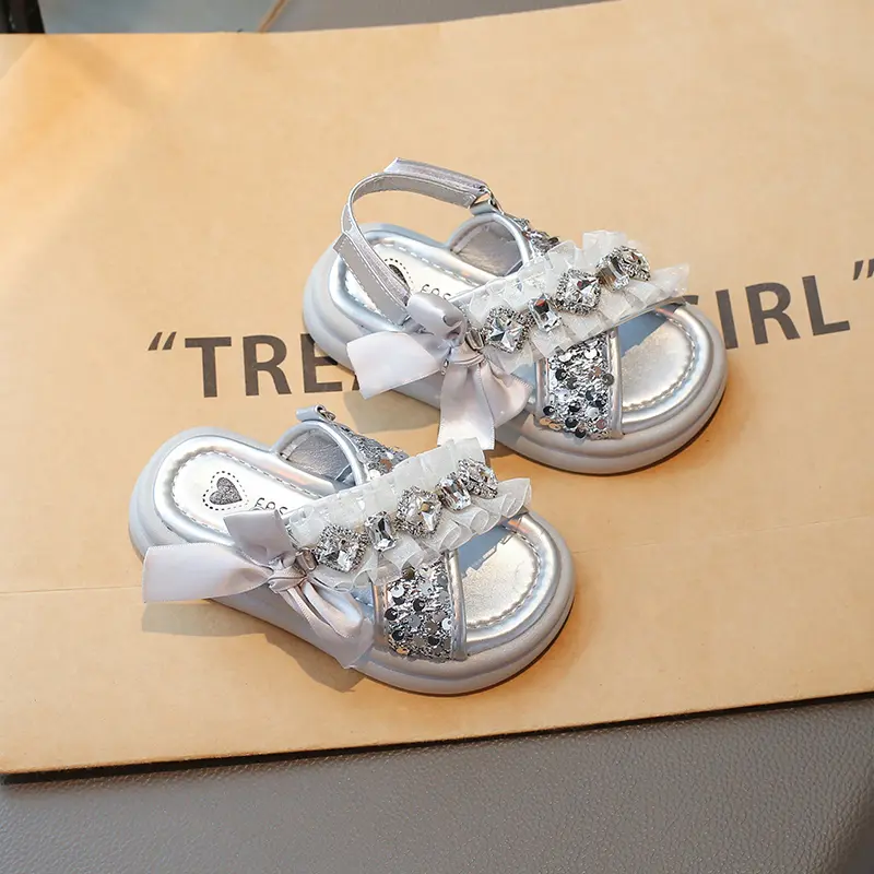 2025 New Girls Princess Sandals Summer Luxury Rhinestone Children Causal Shoes Chic Lace Kids Beach Sandals Open-toe Thick Soled