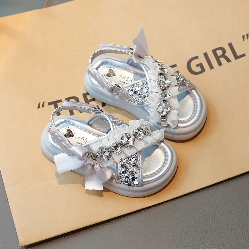 2025 New Girls Princess Sandals Summer Luxury Rhinestone Children Causal Shoes Chic Lace Kids Beach Sandals Open-toe Thick Soled