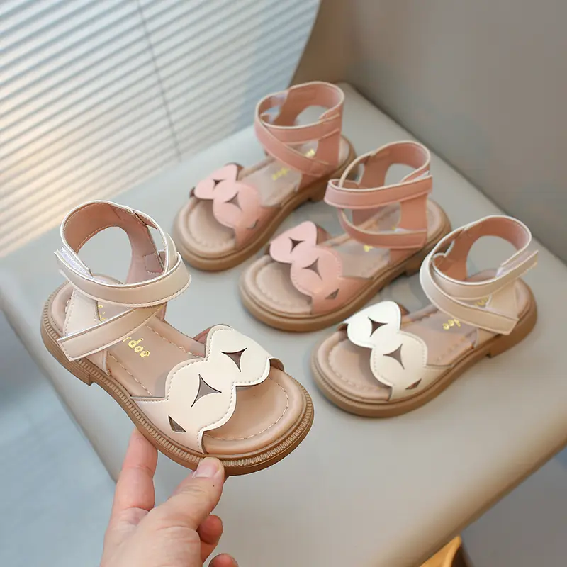 Girls Sandals Princess Sweet Gladiator Sandals 2024 Summer New Children Beach Shoes Ruffles Soft Simple Classic Flat Open Toes