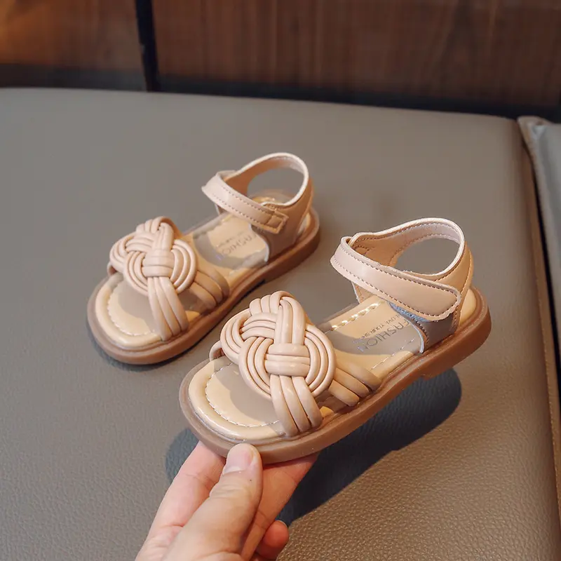 Children Fashion Girls Sandals Casual Weave Breatheable 2023 New Summer Beach Shoes Princess Flats Hook & Loop Chic Kids Korean