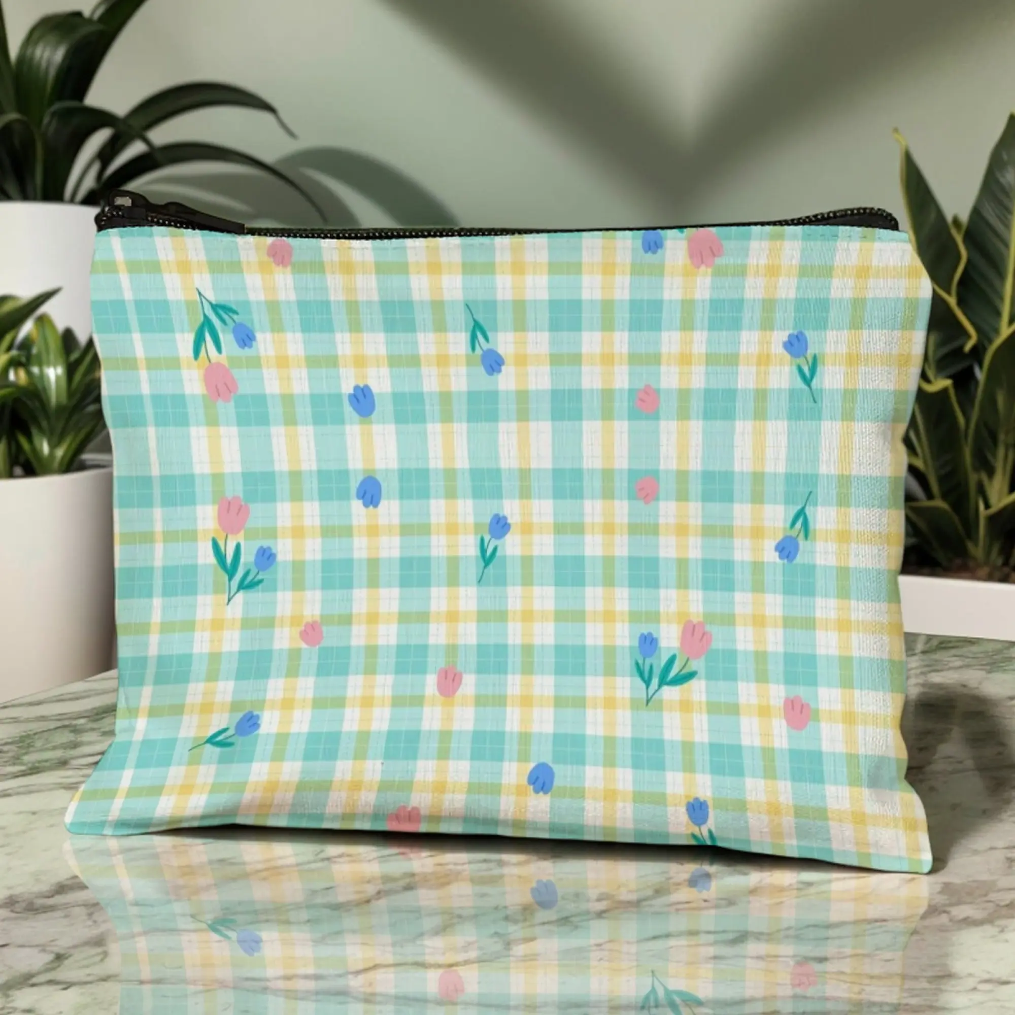 French Inspire Vintage Country Plaid-tulip Makeup Bag Fresh Bouquet Print with Cream Trim Zippered Cosmetic Organizer for Travel