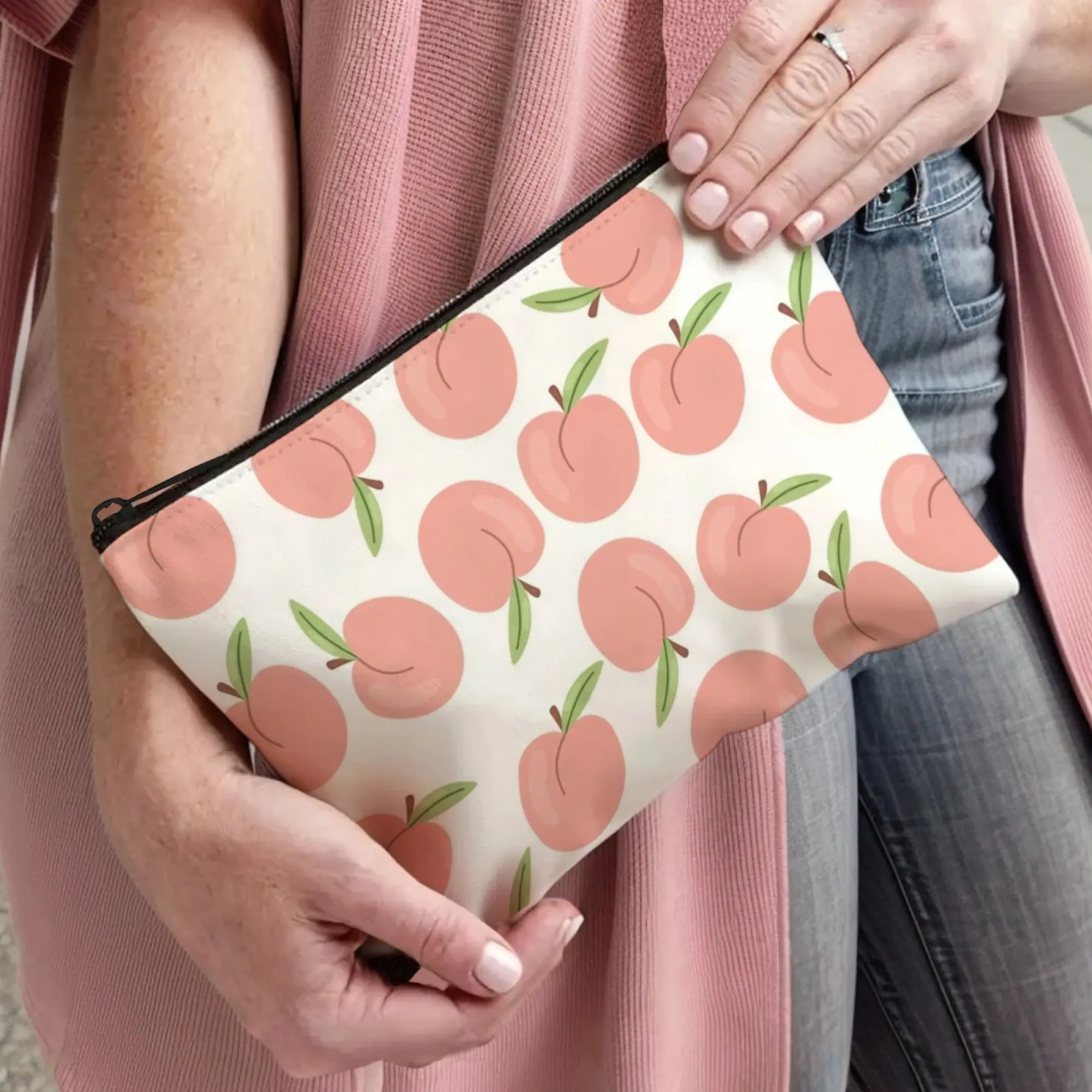 Pink Peach-Print Makeup Bag Watercolor Blush Peach Slices with Dew Drops Sweet-Themed Zippered Organizer for Daily & Travel