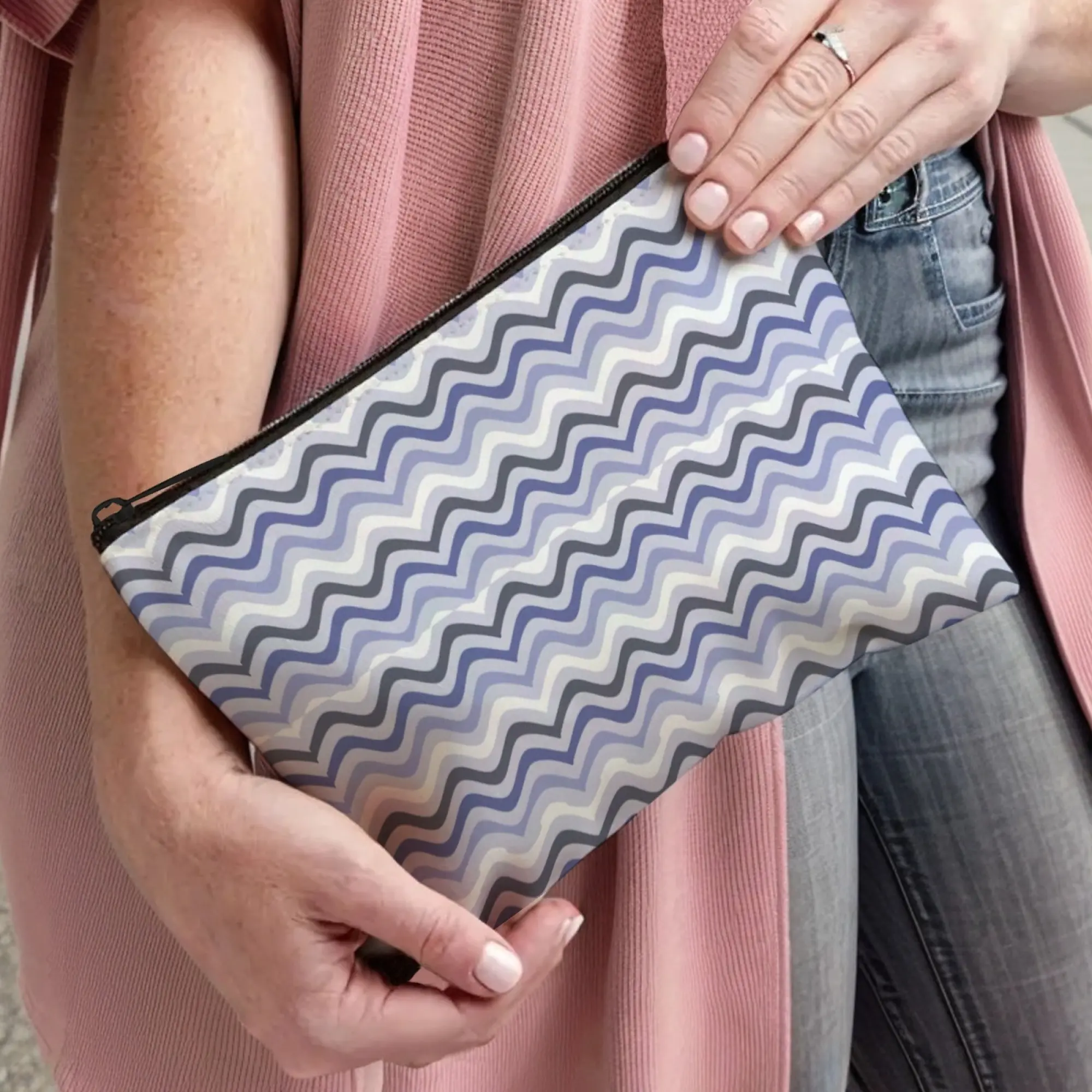 Charming Purple-Blue Wave Cosmetic Pouch Ombre Waves with Lavender & Cyan Hues Durable Organizer for Daily Toiletry & Cosmetics