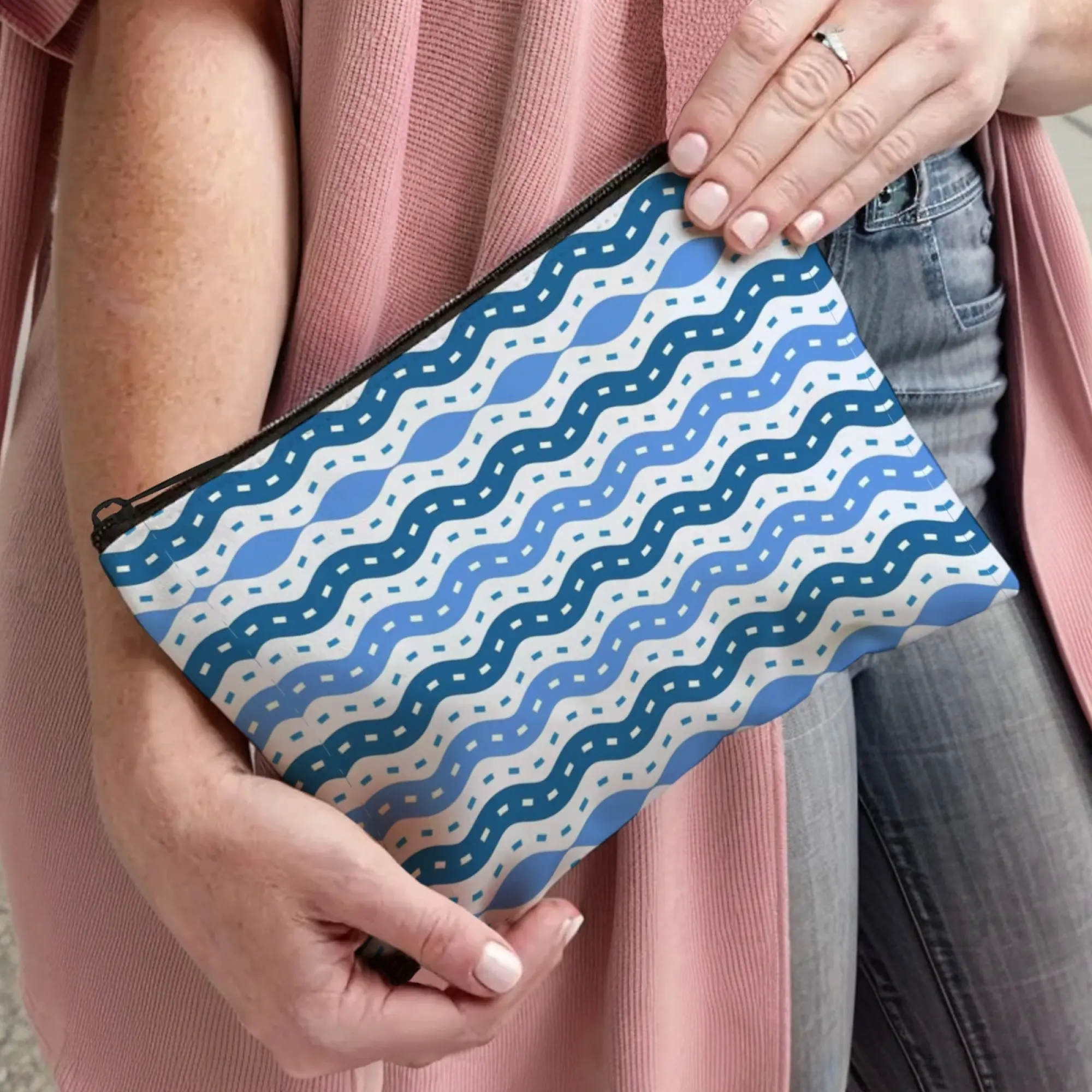Artistic Zigzag Pattern Cosmetic Pouch Bold Color-Block Zigzags with Fluorescent Accents Durable Organizer for Daily Cosmetics