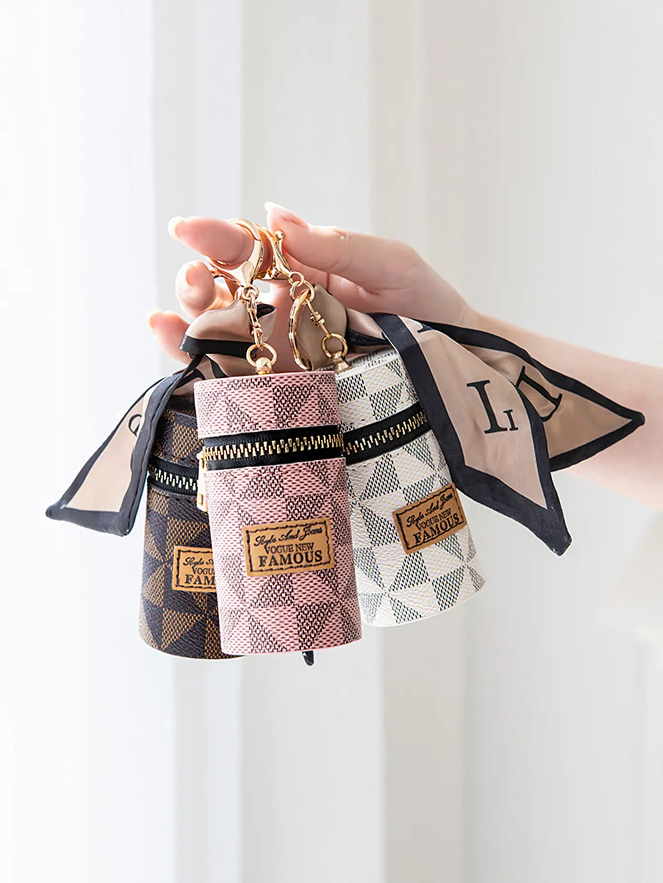 European and American Old Flower Coin Wallet New Small Earphone Bag Printed Pendant Women's Mouth Red Envelope Mini Keychain Bag