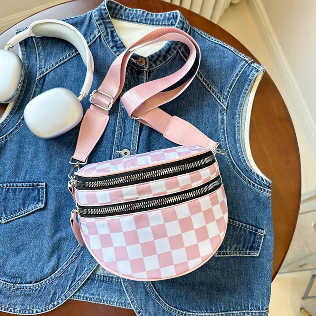 Checkered Quilted Crossbody Bag Nylon Large Capacity Multi Pocket Zipper Adjustable Strap Women Commute Shopping Chest Bag