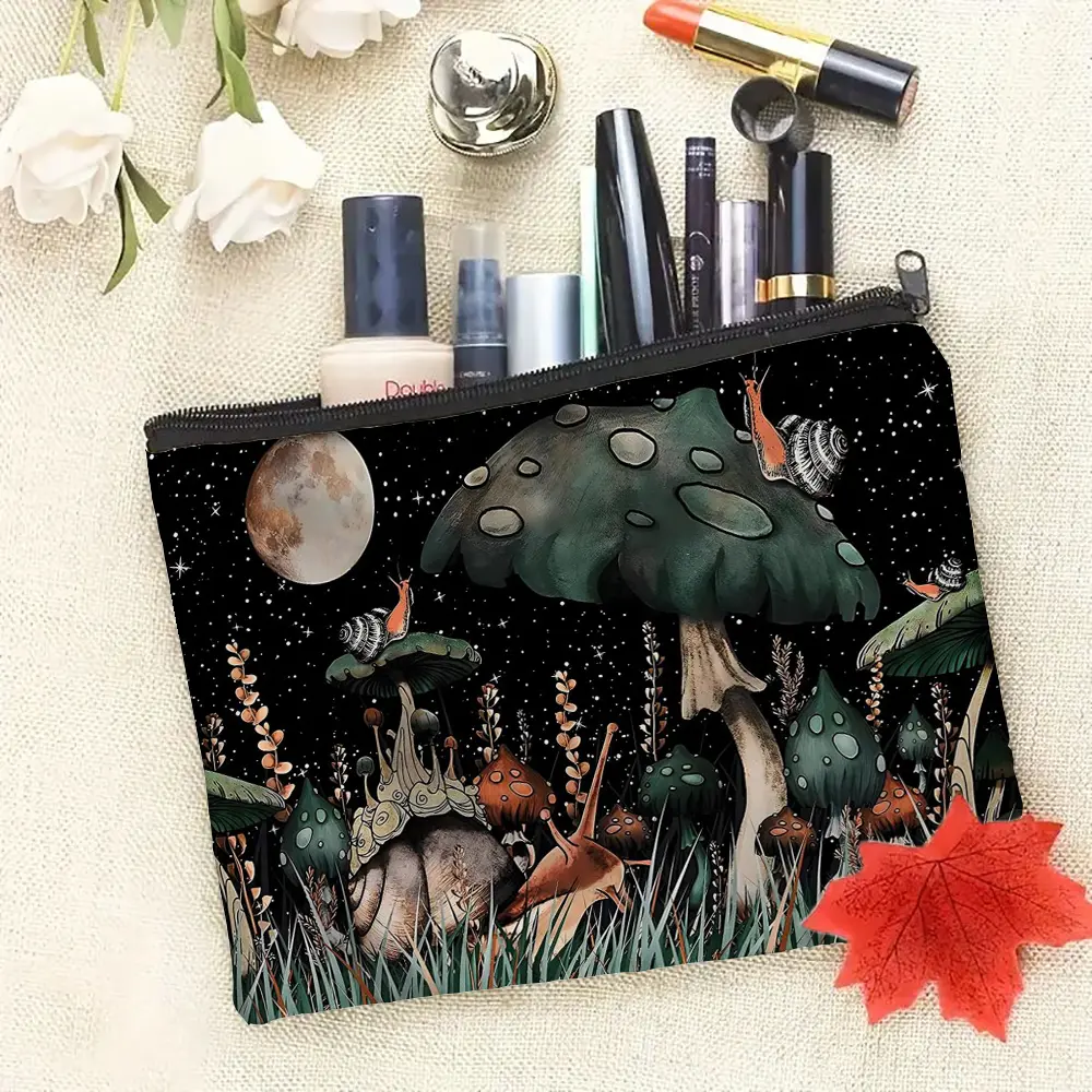 Mushroom Patterned Makeup Bag with Zipper Closure, Casual Style Large Toiletry Pouch for Women Poppy Cosmetic Bag for Travel Bag