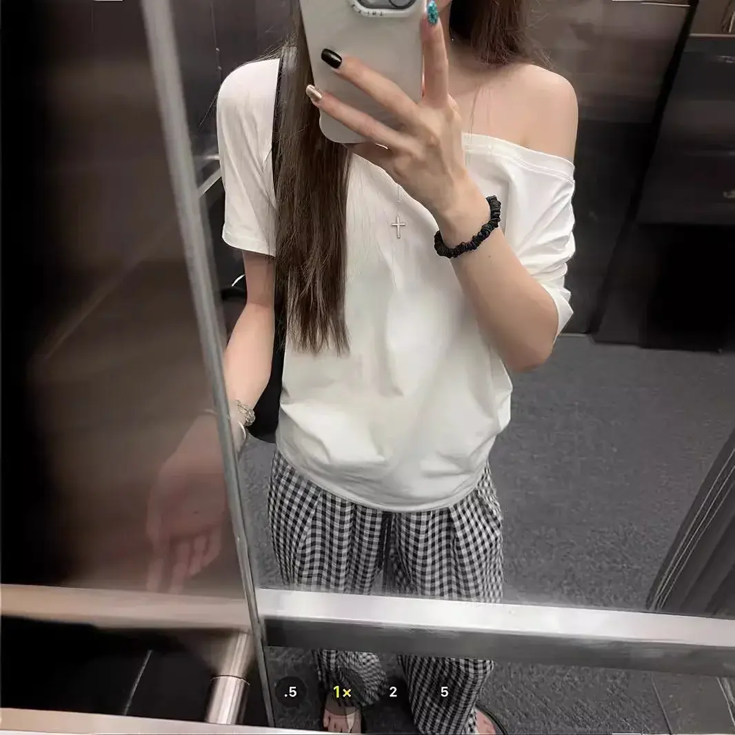 NicheDesign Sensibility Off-The-Shoulder Grey Short Sleeves T-Shirt Women's Summer Casual Loose Fit Black Top