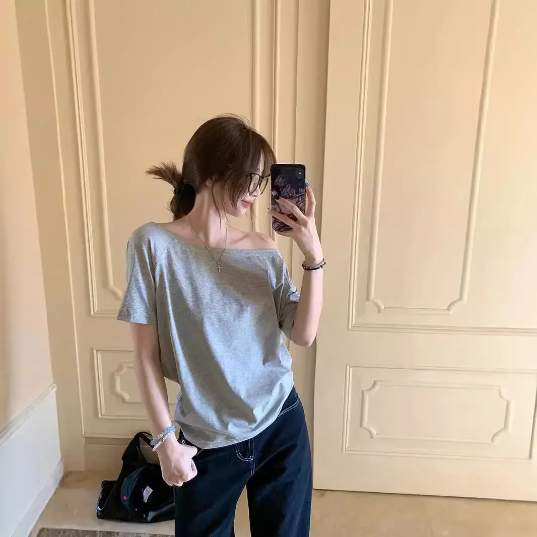 NicheDesign Sensibility Off-The-Shoulder Grey Short Sleeves T-Shirt Women's Summer Casual Loose Fit Black Top