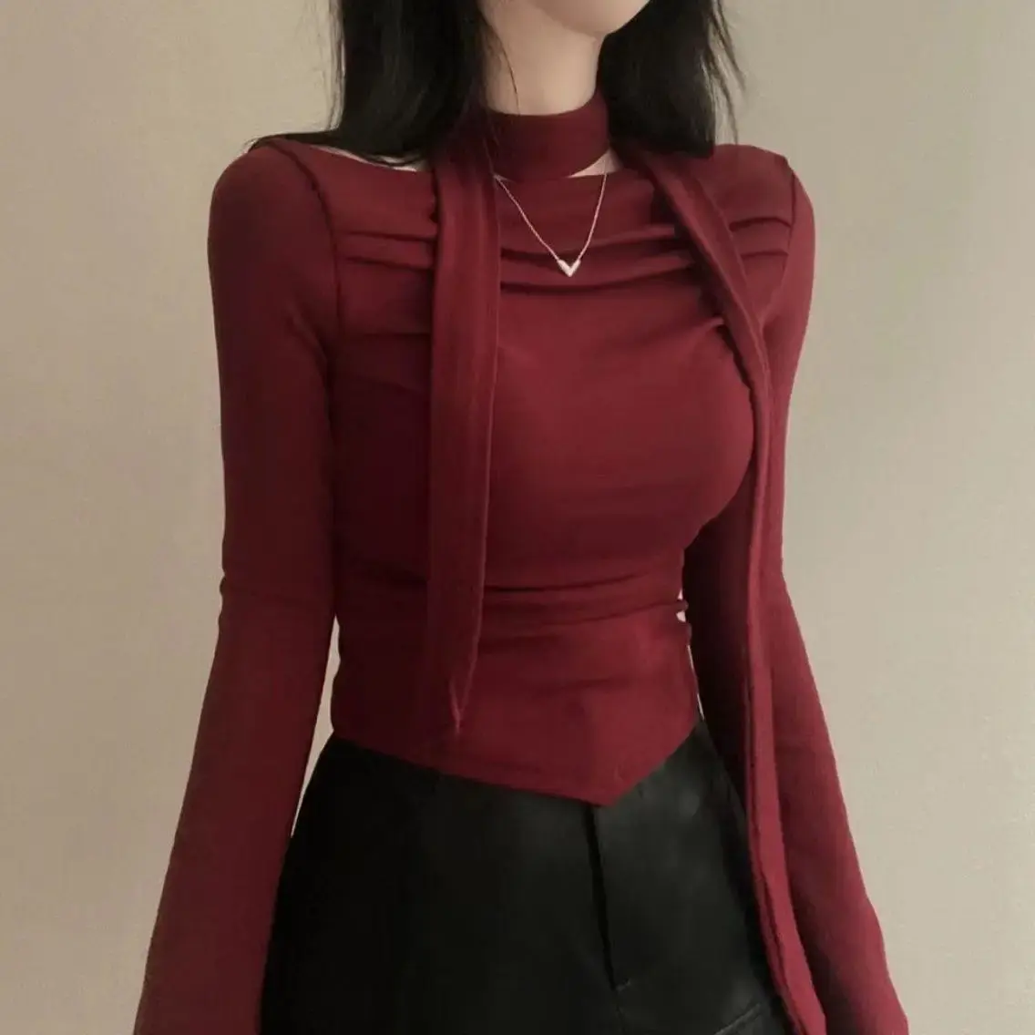 Korean Style ChicAutumnslims Women's Off-Shoulder Long Sleeve T-Shirt Slimming Sexy Cropped Pleated Base Top For Fashion