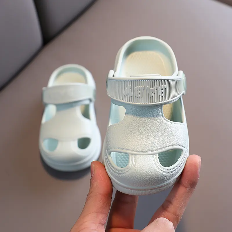Summer New Baby Hole Shoes 2025 Children Nice Non-slip Soft Floor Old Boys Girl Beach Sandals 1 -5 Years