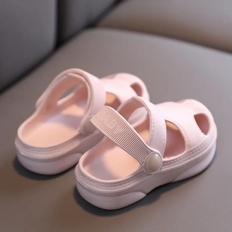 Summer New Baby Hole Shoes 2025 Children Nice Non-slip Soft Floor Old Boys Girl Beach Sandals 1 -5 Years