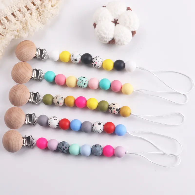 Stylish & Simple Pacifier Clip - A Trendy Accessory for Baby Essentials