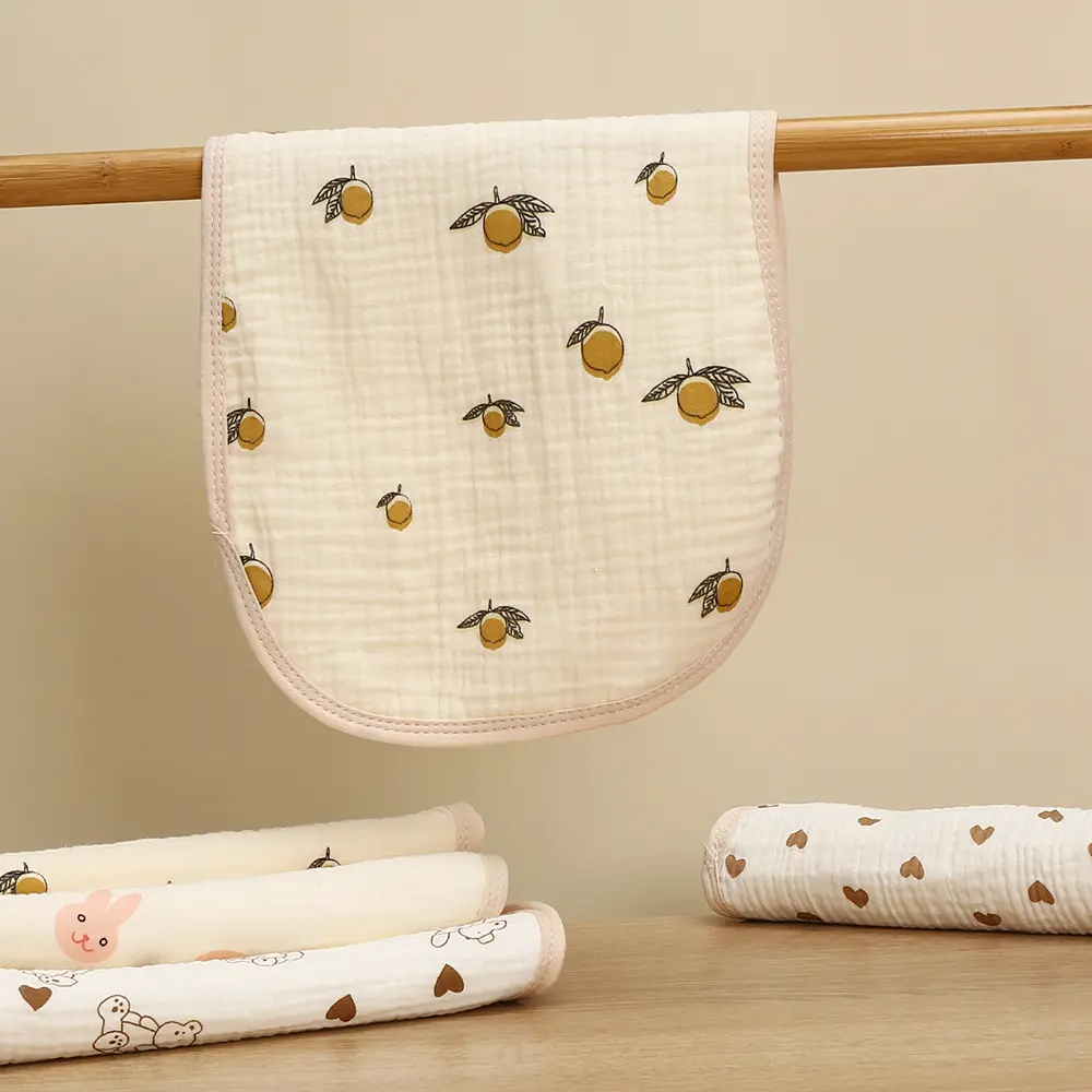 New Cotton Baby Bib Heart Cartoon Soft Cotton Burp Cloth Saliva Towel for Boy Girl Baby Bibs Safety Feeding Accessories