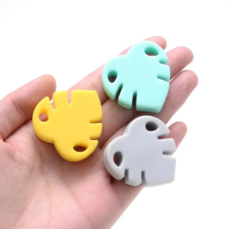 2Pcs Silicone Leaf-Shape Beads Clips for DIY Baby Pacifier Clips Teething Necklace Toys Baby Silicone Teethers Dummy Holder