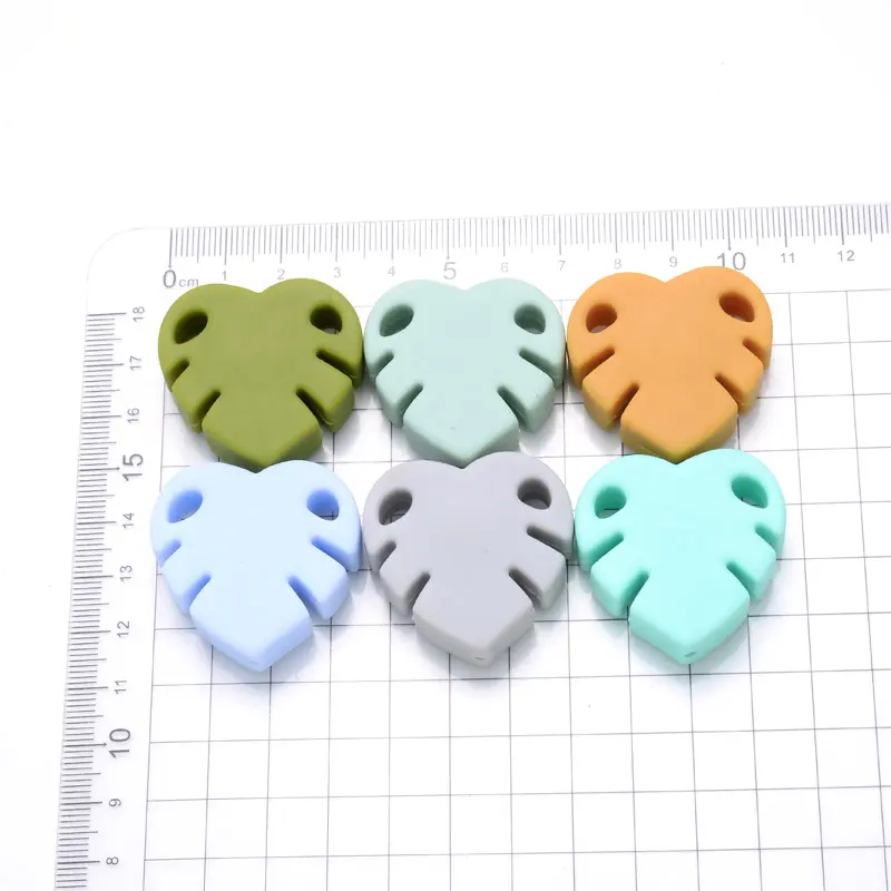 2Pcs Silicone Leaf-Shape Beads Clips for DIY Baby Pacifier Clips Teething Necklace Toys Baby Silicone Teethers Dummy Holder