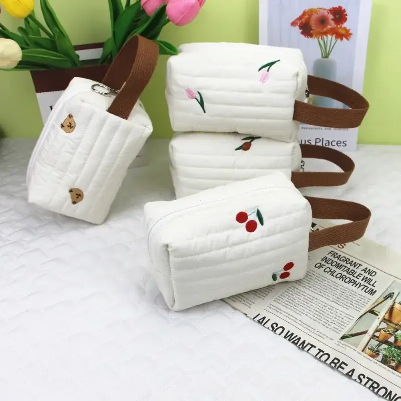 Cute Bear Portable Diaper Pods Reusable Fashion Prints Wet/Dry Cloth Wet Bag Mommy Storage Travel Bag Baby Stroller Bag
