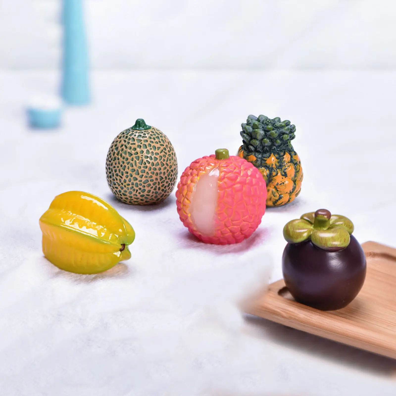 Figurines Miniatures Simulated Litchi Strawberry Fruit Micro Landscape Ornaments For Home Decorations Desk Decor Accessories