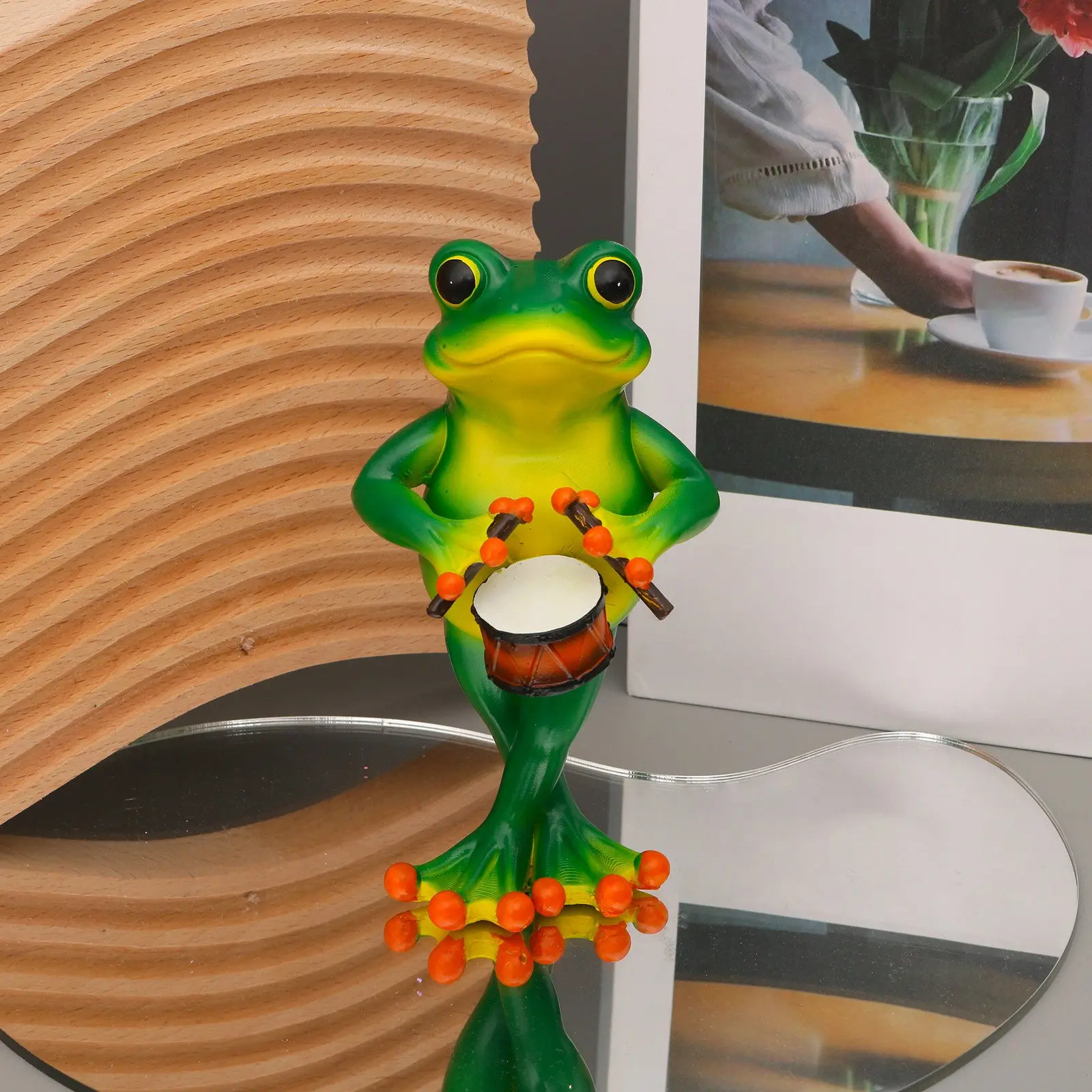 3D Resin Cute Frog Saxophone Animal Figurine Wear A Suit Play The Guitar Frog Craft Home Office Tabletop Decor Ornaments Gift