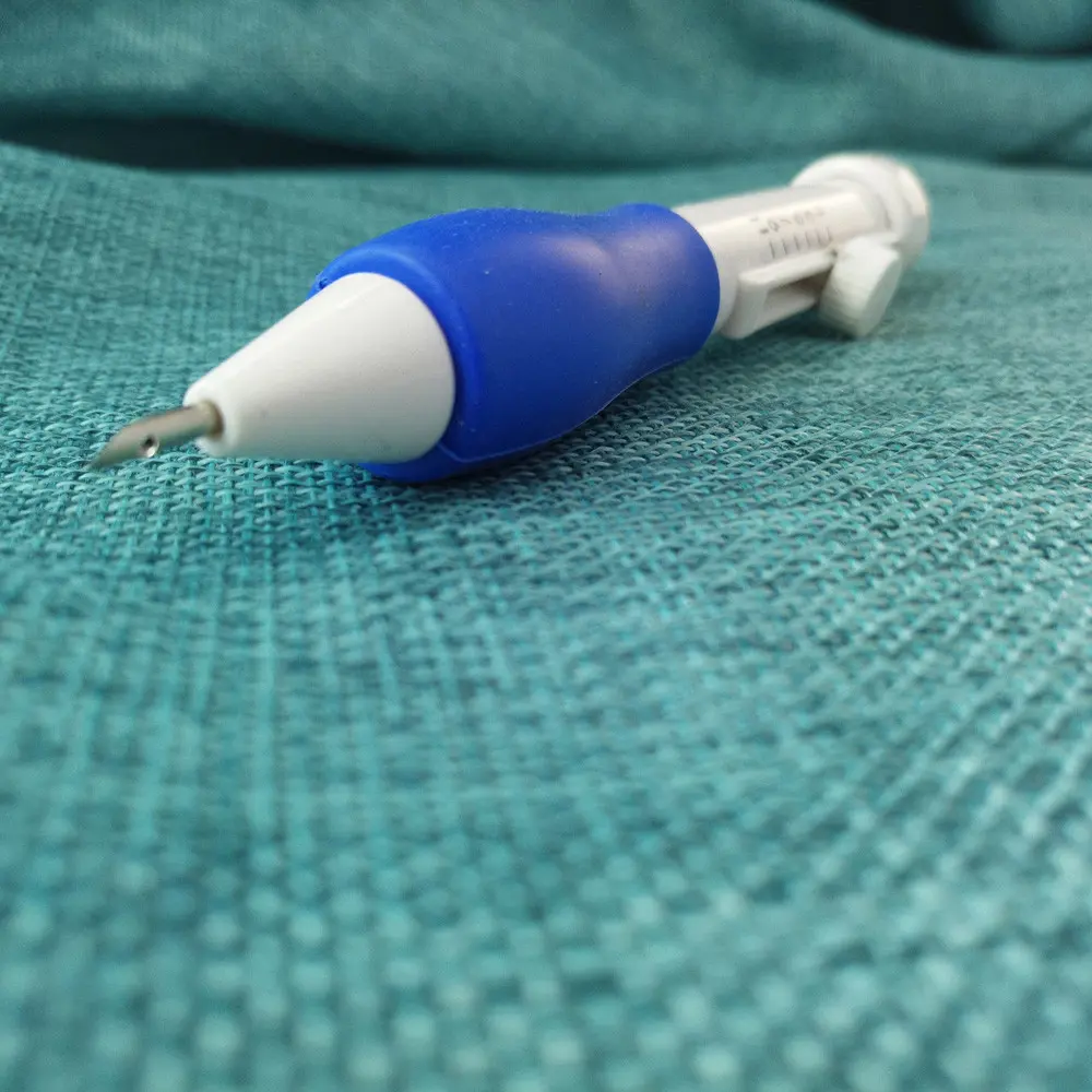 Magic Embroidery Pen Embroidery Needle Weaving Tool Fancy Silica Gel 1Embroidery Pen+4Needles For Embroidery Free Shipping Items