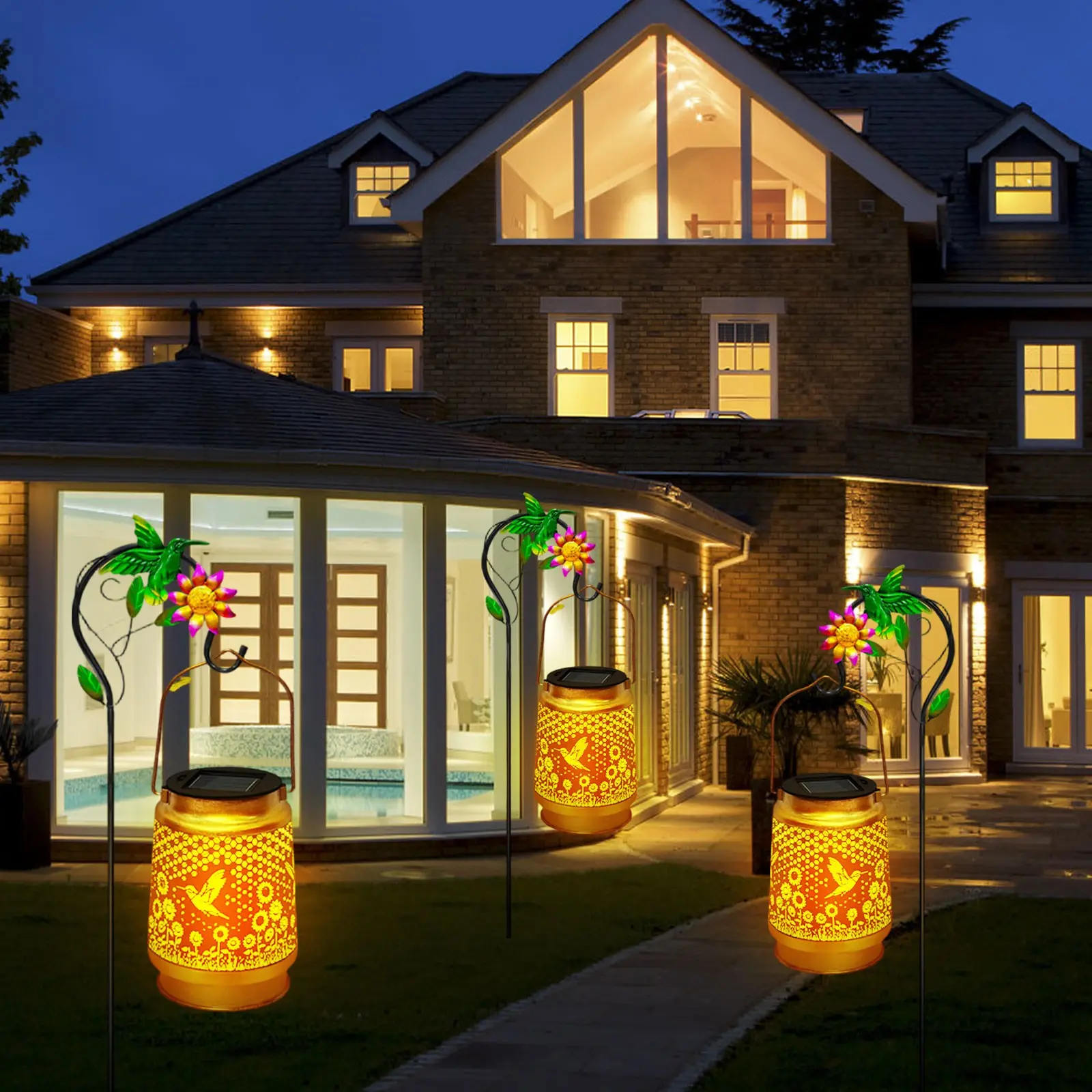 New LED Solar Retro Iron Hollow Projection Lamp for Outdoor Waterproof Courtyard Garden Lawn Decoration Atmosphere Lighting
