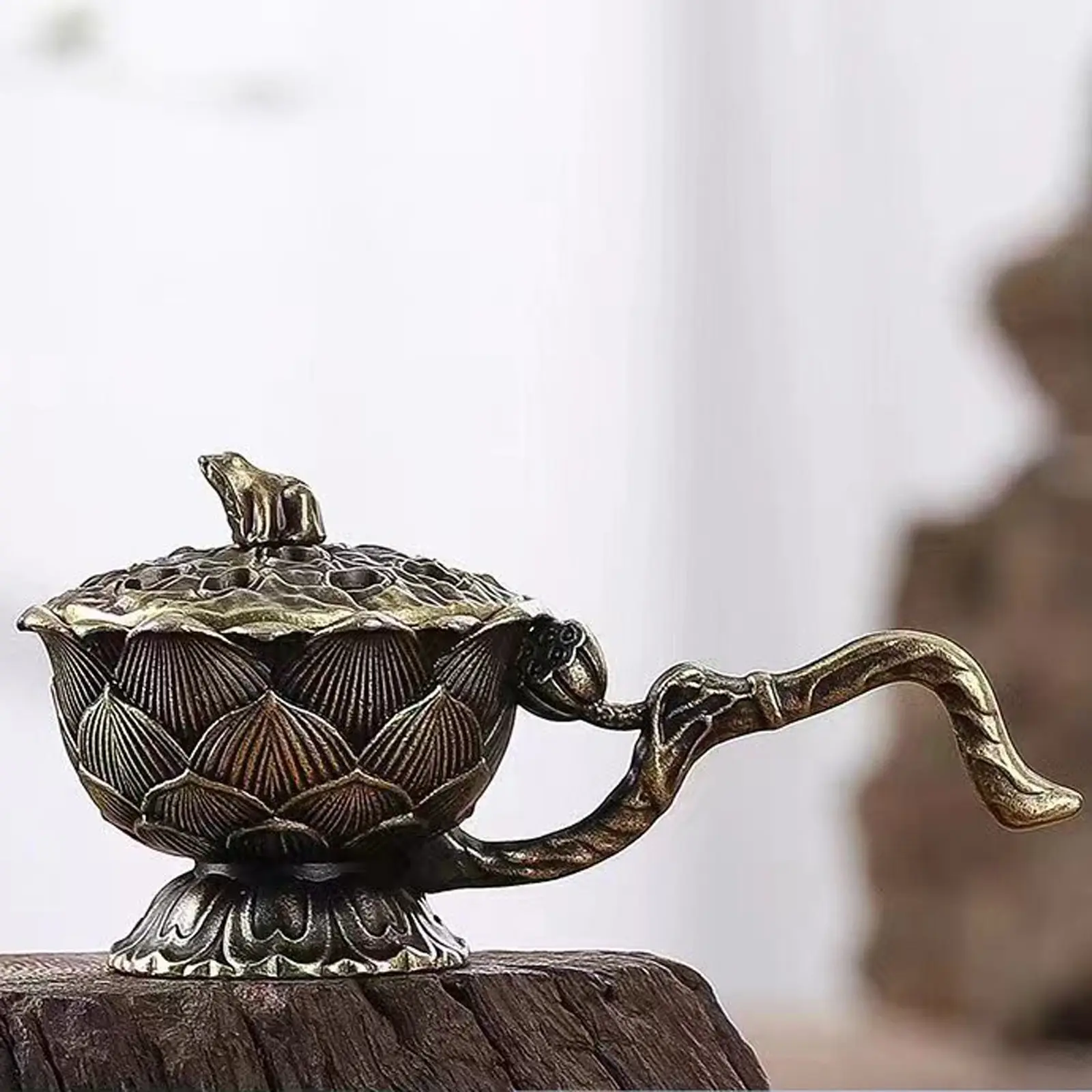 Incense Burner Mini Qilin Head Hollow Lotus Retro Brass Censer Cense Stick Holder Chinese Ancient Style Home Desktop Decor Craft