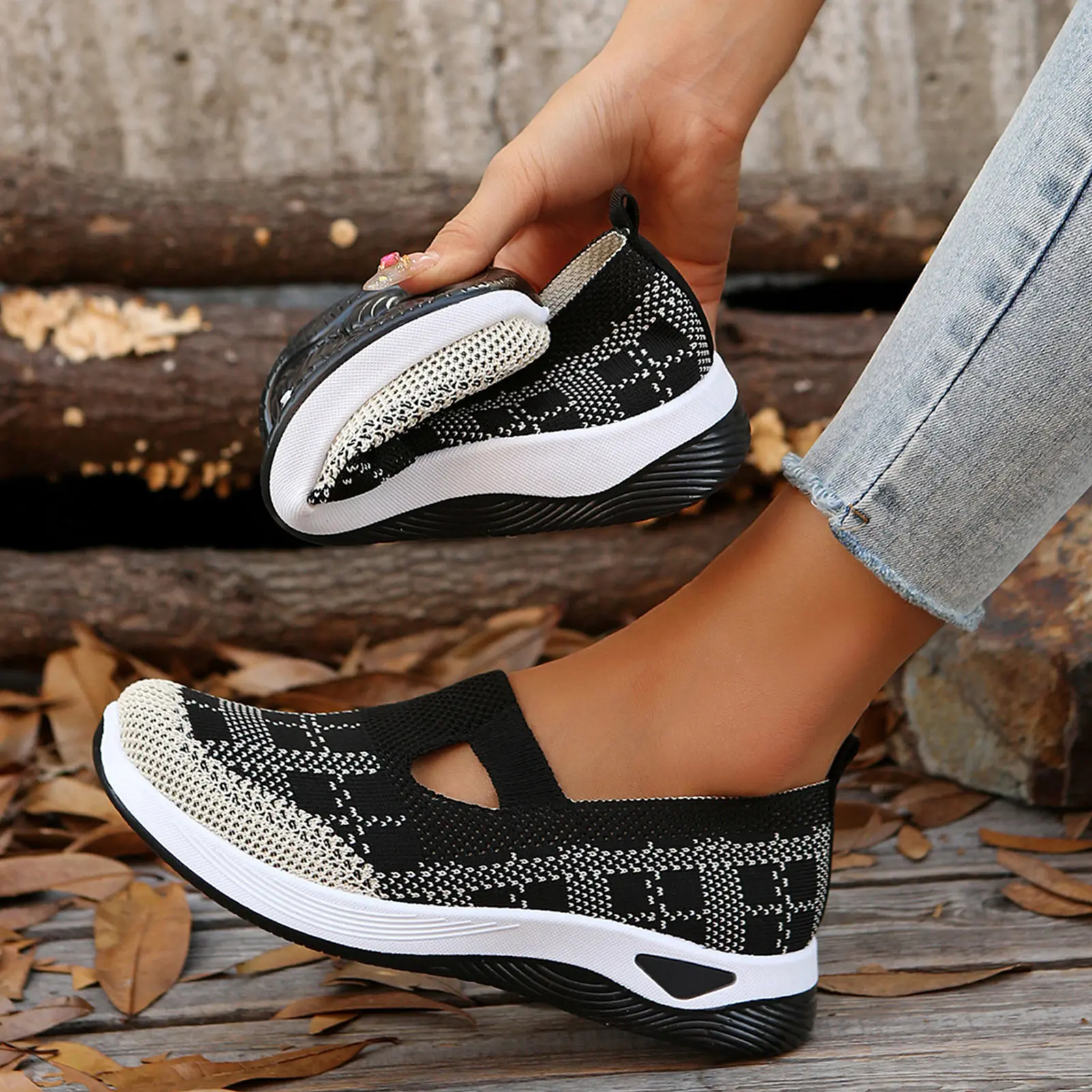 Women's New Summer Shoes Mesh Breathable Sneakers Light Slip on Flat Platform Casual Shoes Ladies Anti-slip Walking Woven Shoes
