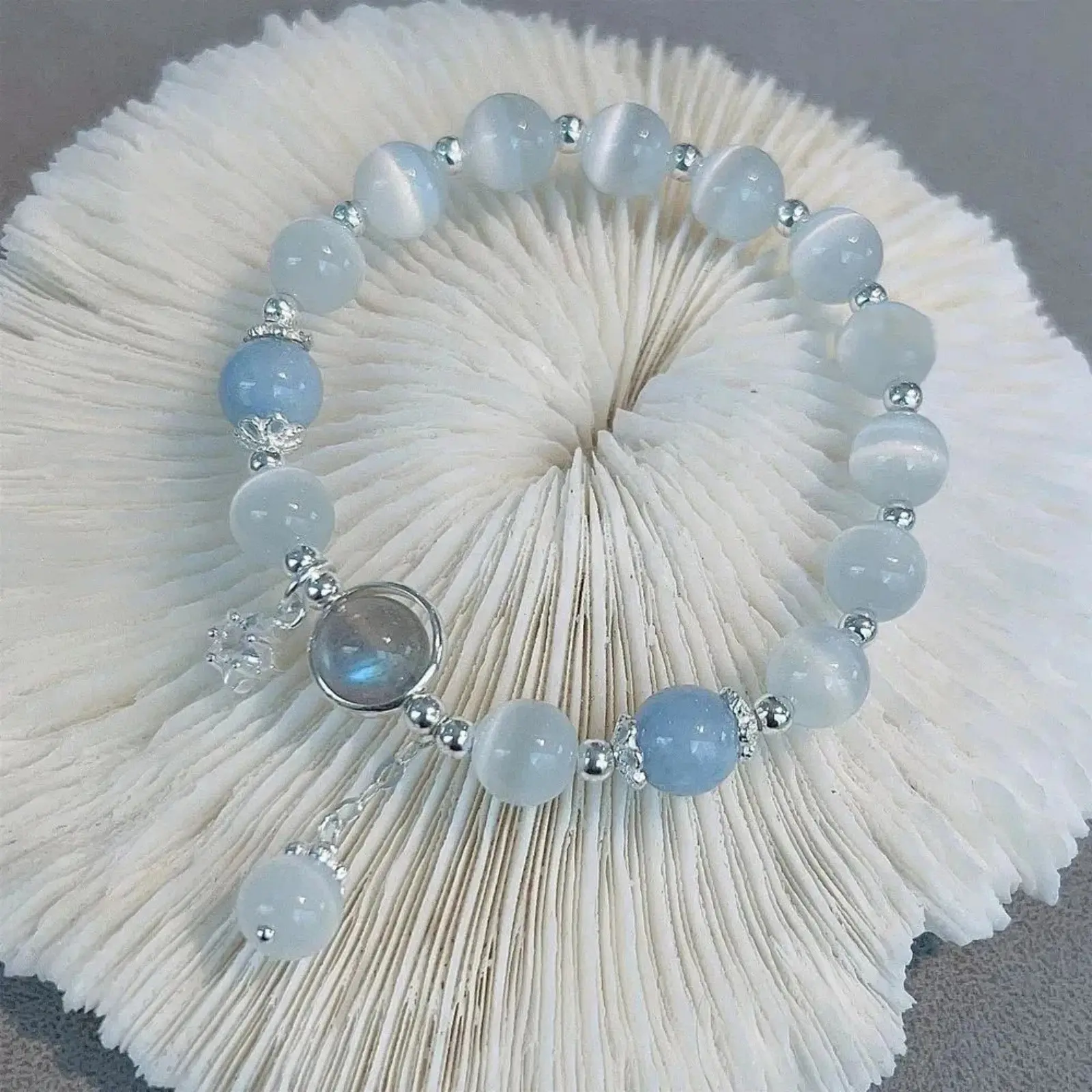 New Trendy Red Beaded Chain Bracelet for Women Simple Hollow Butterfly Pendant Bracelets Jewelry Gifts Accessories