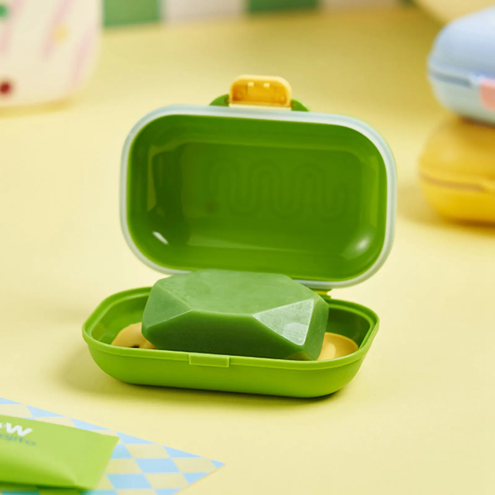 Portable Bathroom Soap Dish With Lid Home Plastic Soap Box Keeps Soap Dry Soap Dish Travel Essentials