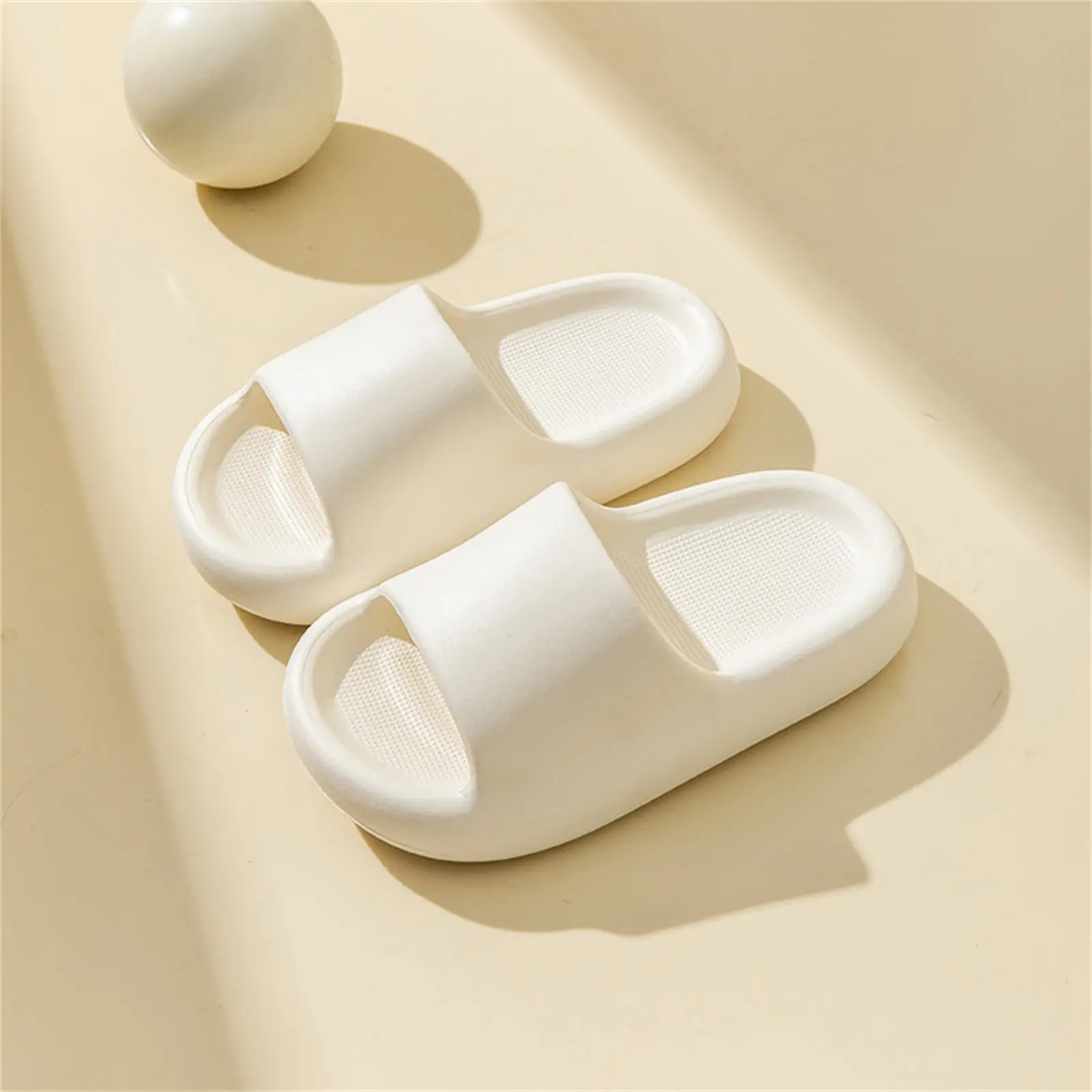 Children Bathroom Slippers Summer Solid Color Anti Slip Soft Sole Kid Slippers 4-10 Years Old Boys and Girls Cute Home Slippers