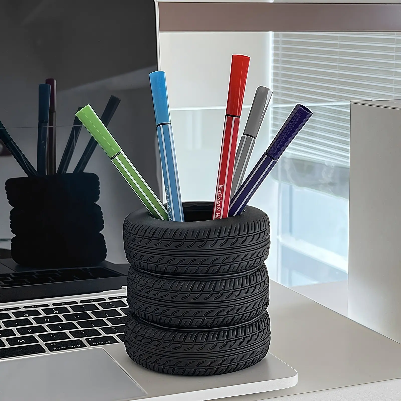 Creative Tire Shaped Pen Holder Unique Office Desk Organizer Office Supplies Desktop Multifunctional Storage Decorations