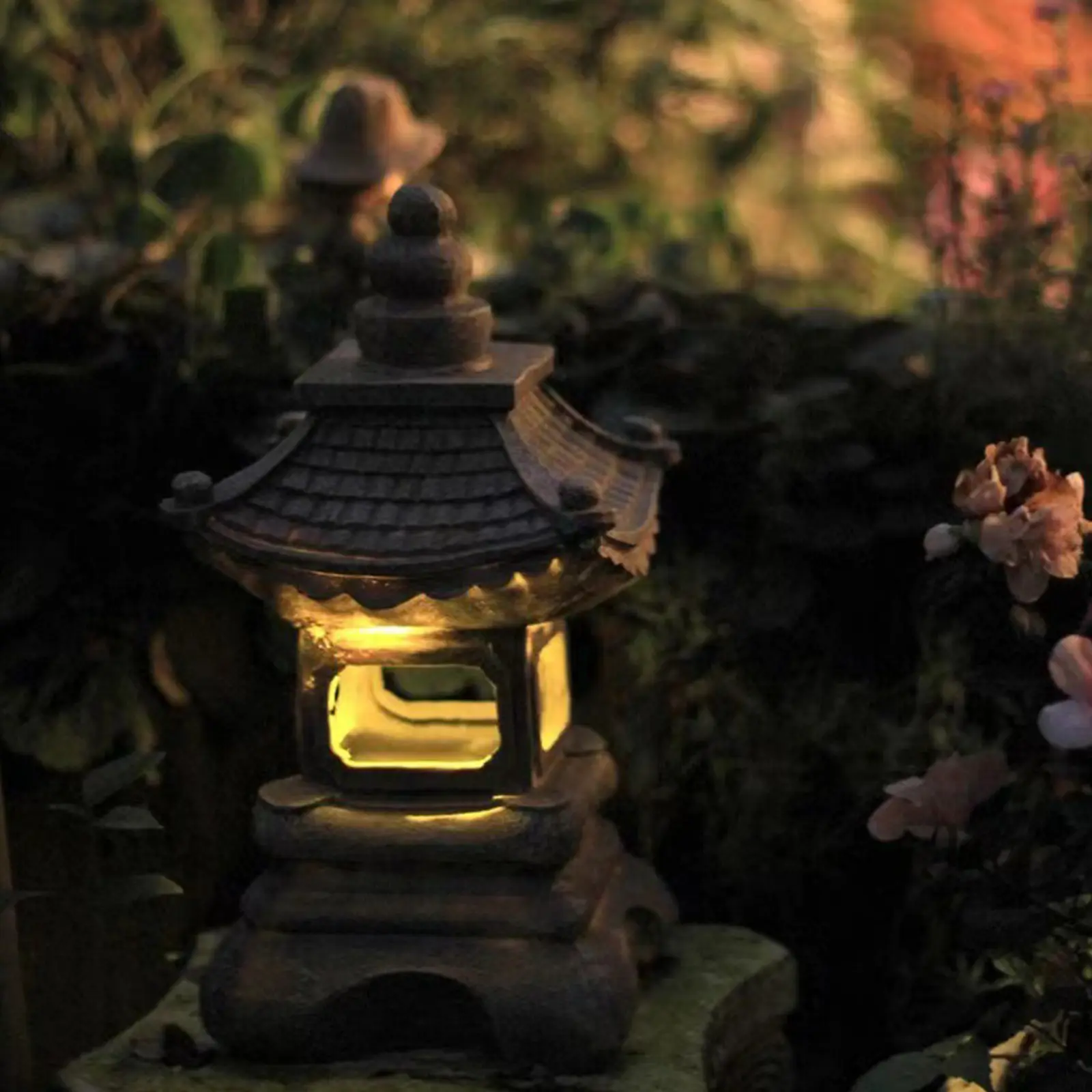 Pagoda Statues Outdoor Solar Powered Statue Japanese Garden Decor Outdoor Zen Garden Lantern Flickering LED Garden Light