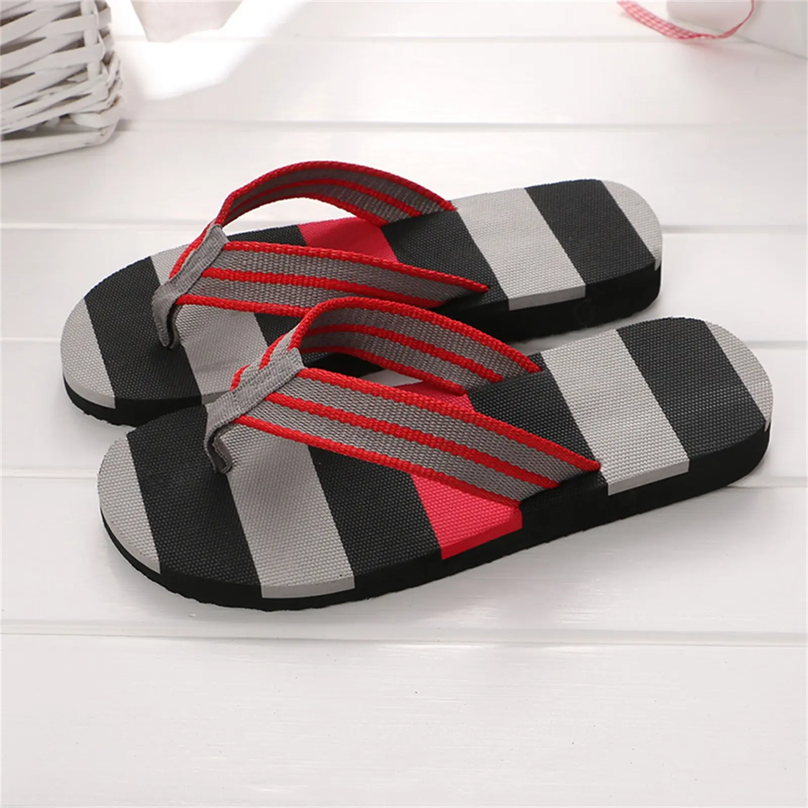 New Men's Slippers Men Summer Shoes Mixed Colors Sandals Male Slipper Indoor and Outdoor Flip Flops Casual Beach Shoes for Man