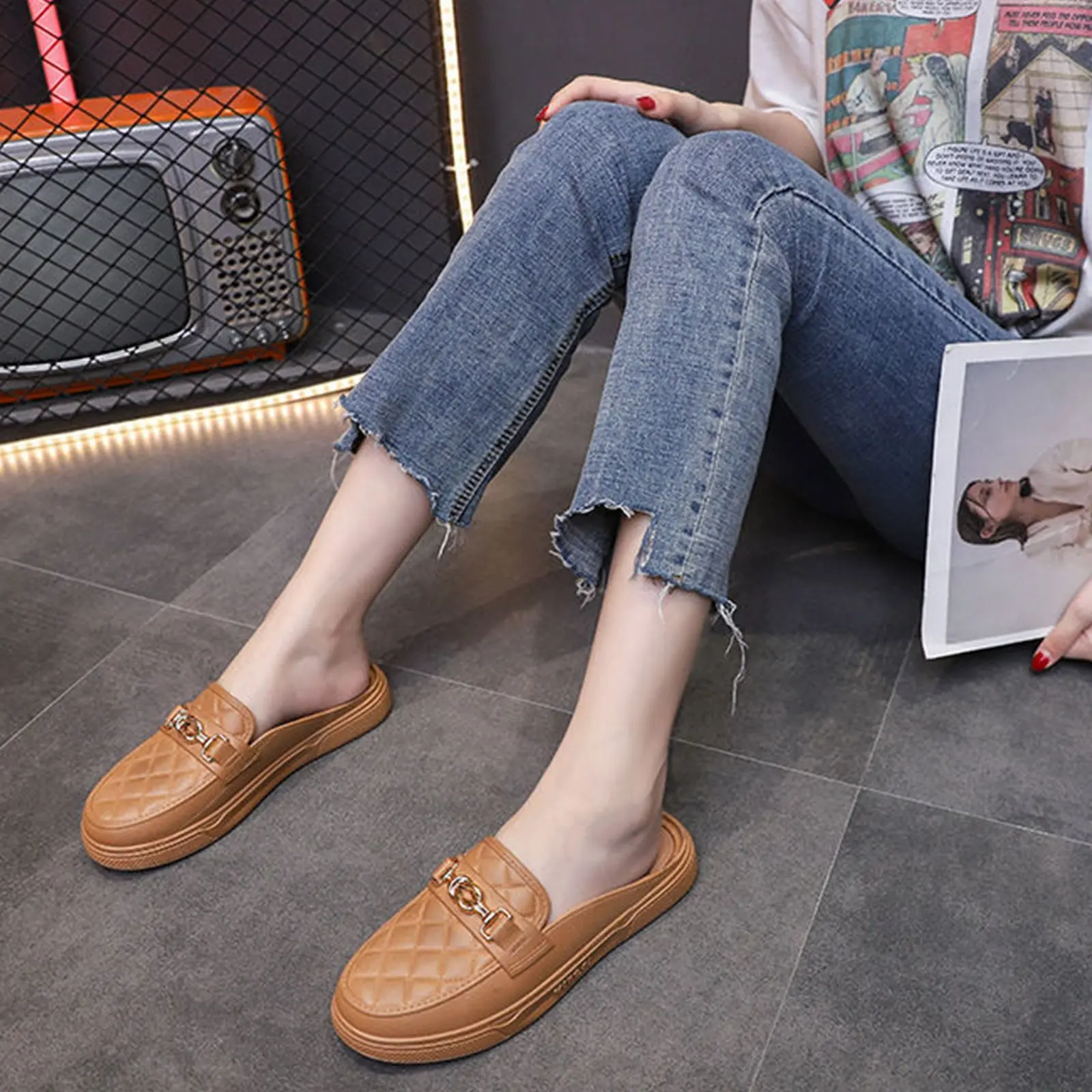 Summer New Style Women's Soft Bottom Anti-slip Versatile Outer Wear Beach Flat Bottom Lazy Person One Step Casual Half Slippers